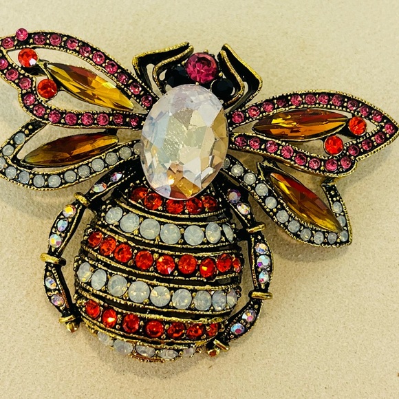 Vintage Gold Tone Orange and Pink Crystal Bee Brooch - Picture 1 of 7
